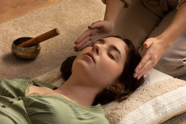 Table de massage Reiki : Comment choisir la meilleure table de massage pour un soin Reiki ?